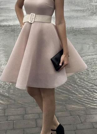 Платье пудрового цвета