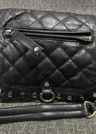 Кожаная черная сумочка на плечо topshop кожаная сумка2 фото