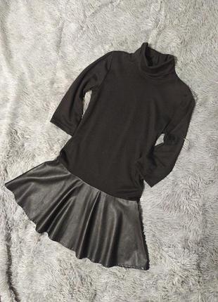 Платье маленькое черное с юбкой экокожа