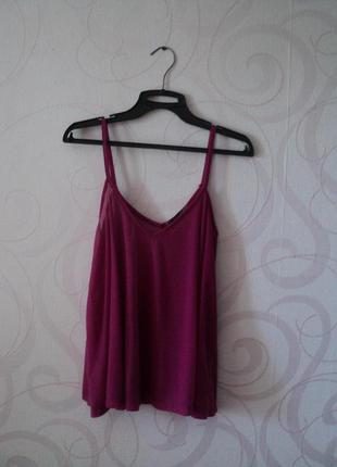 Рожевий топ на тонких бретелях