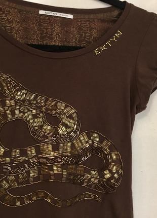 Коричневая футболка с бисером со змеей extyn2 фото