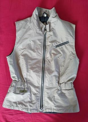 Легкая и теплая жилетка