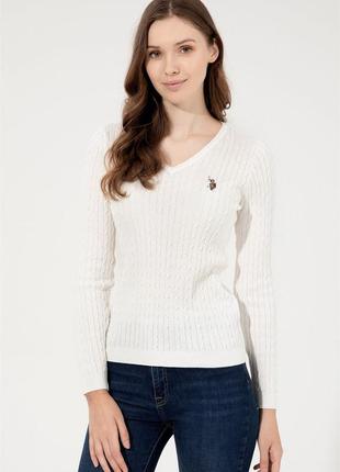 Молочный свитер женский