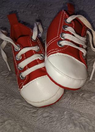 Кеди на немовля.