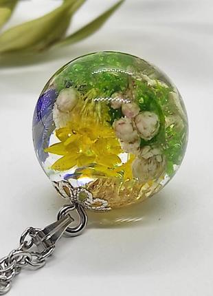 Кулон сфера с мохом, грибочком и цветами внутри, бижутерия из эпоксидной смолы2 фото