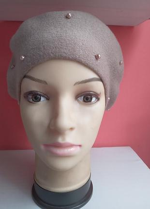 Женский берет