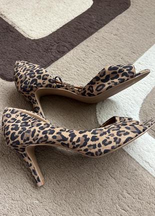 Туфлі відкриті леопард штучна замша h/m 39 р2 фото