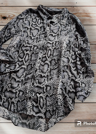 Сорочка довга сукня зміїний принт