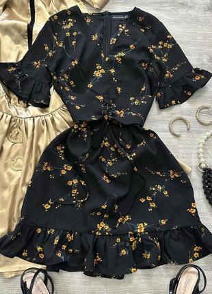 Платье шифоновое в цветочный принт prettylittlething plt