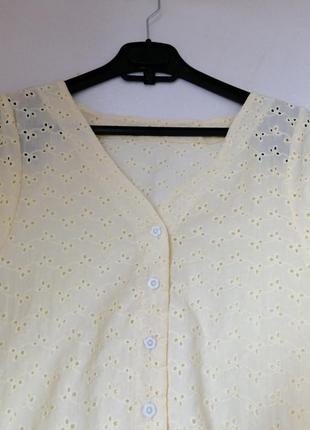 Блуза сорочкою з натуральної бавовняної тканини вишивка прошва колір фісташка білий і ніжно-жовтий2 фото