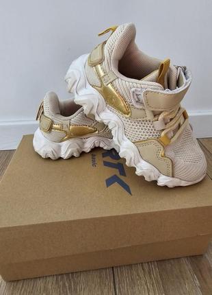 Кросівки дитячі