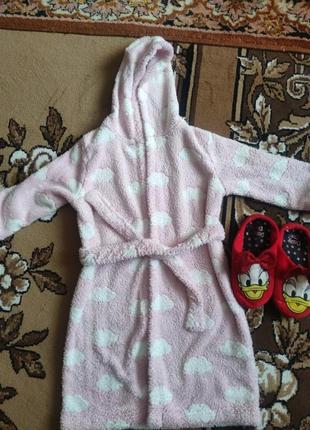 Теплий халат та капці на дівчинку