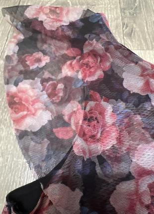 Сукня міні вільного крою на одне плече з рюшами квітковий принт5 фото