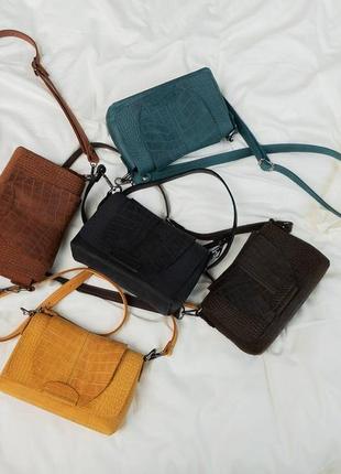 В наличии кожаные сумки крокодил цвета: мед, черный, коричневый, изумруд, горчица.4 фото