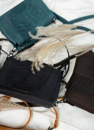 В наличии кожаные сумки крокодил цвета: мед, черный, коричневый, изумруд, горчица.5 фото