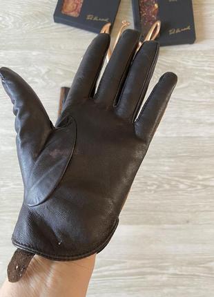 Необычные кожаные перчатки3 фото