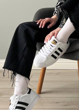 Шикарне стильне жіноче взуття кросівки наложний топ новинка  adidas superstar white black8 фото