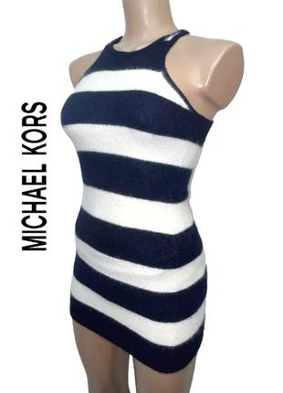 Платье из коллекции michael michael kors. облегающая модель изготовлена ​​из кашемира.