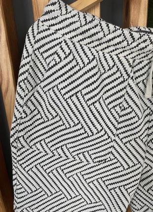 Хлопковые плотные шорты черно-белые на резинке2 фото