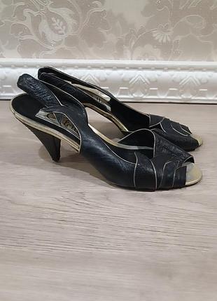 Босоніжки італію