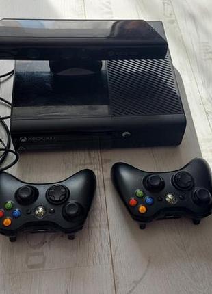 Xbox 360 e console + kineck 360 + 2 жжостика + адаптер