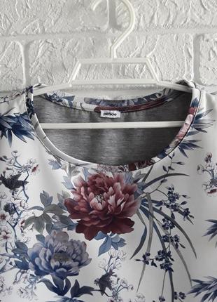 Шикарная стильная блузка  в цветочный принт с двойной тканью .2 фото