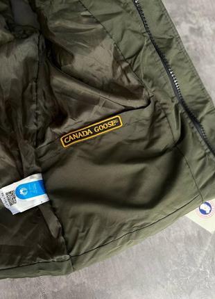 Жилетка от canada goose8 фото