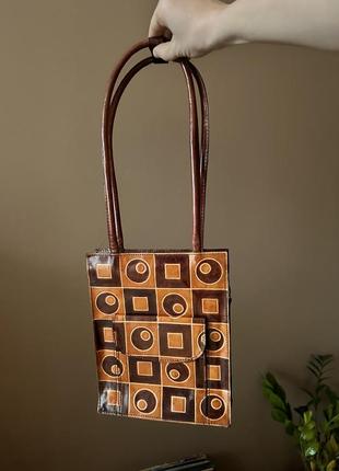 Винтажная сумочка с геометрическим орнаментом1 фото