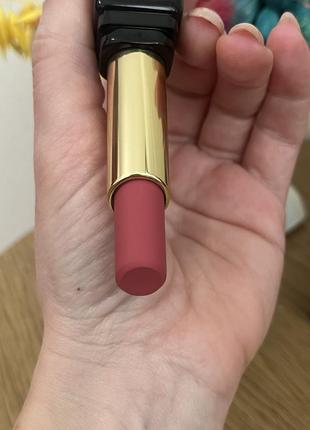 Оригинальный guerlain kisskiss tender matte lipstick матовая помада для губ с эффектом сияния, 16 часов комфорта 219 tender rose4 фото