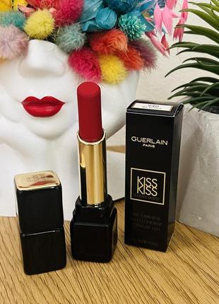 Оригінал guerlain kisskiss tender matte lipstick матова помада для губ з ефектом сяйва, 16 годин комфорту 940 my rouge