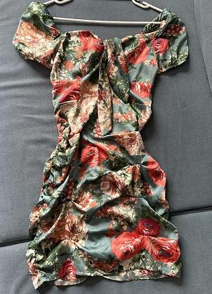Платье в цветы