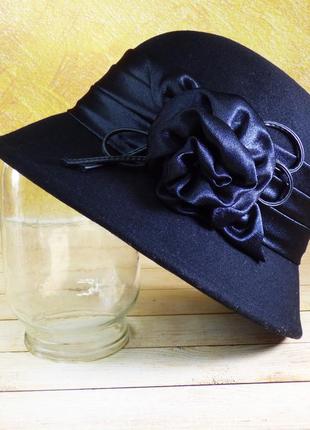 Жіночий фетровий капелюх, чорний капелюх із фетру зі стрічкою та квіткою 54 р.