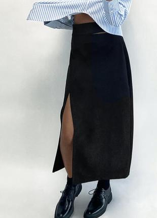 Неймовірна спідниця з розрізами