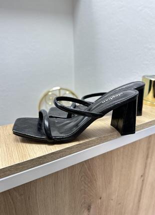 Стильні шльопанці