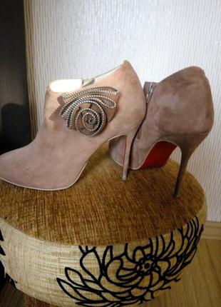 Стильні демо ботінки