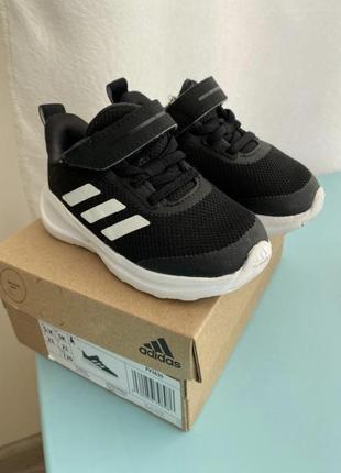 Кроссовки adidas