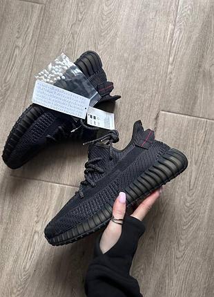 Круті чоловічі та жіночі кросівки adidas yeezy boost 350 v2 black ref чорні з рефлективними шнурками