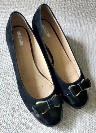Жіночі чорні туфлі geox р.38 з дихаючою устілкою1 фото