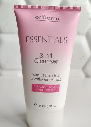 Очищающее молрчко для снятия макияжа 3 в 1 орифлейм oriflame essentials cleanser