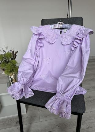 Блузка с актуальным воротничком1 фото