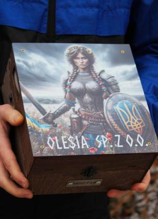 Наливатор алкоголю з музикою на 6 чарок з друком