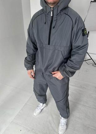 Мужской спортивный костюм stone island серый с капюшоном комплект анорак + штаны стон айленд (b)