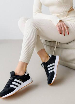 Женские кроссовки adidas iniki черно-белые текстиль с замшевыми вставками адидас иники демисезонные (b)7 фото