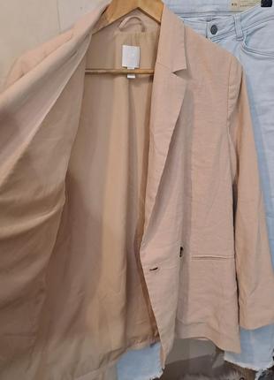 Прямой двубортный блейзер  пиджак модель с воротником, на контрасных пуговицах на подкладкe.  коллекция бренда h&m10 фото