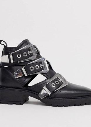Жіночі черевики asos