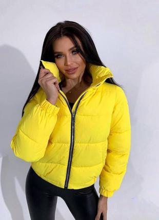 Весняна куртка жовтого кольору розмір 422 фото