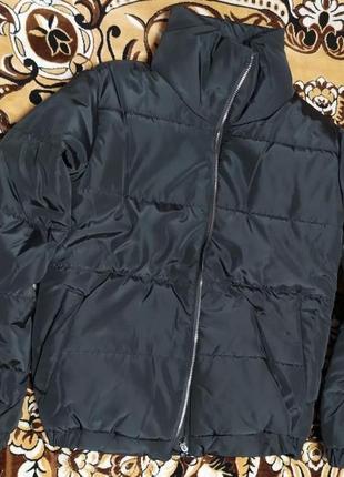 Чёрная демисезонная куртка размер 423 фото