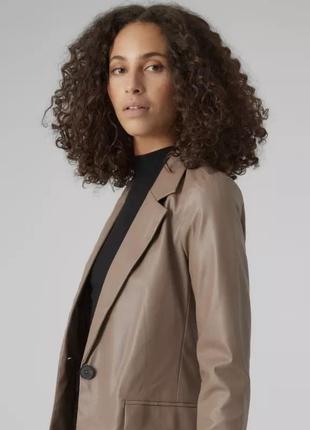 Кожаный пиджак, пиджак из экокожи, коричневый пиджак от бренда vero moda3 фото
