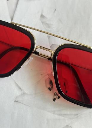 Солнцезащитные очки тони старка красный в золоте (096575)2 фото