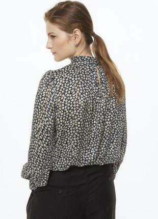 Блуза с воротником объемными рукавами h&amp;m4 фото